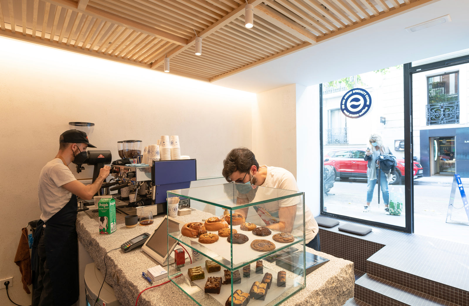 East Crema Coffee Almirante